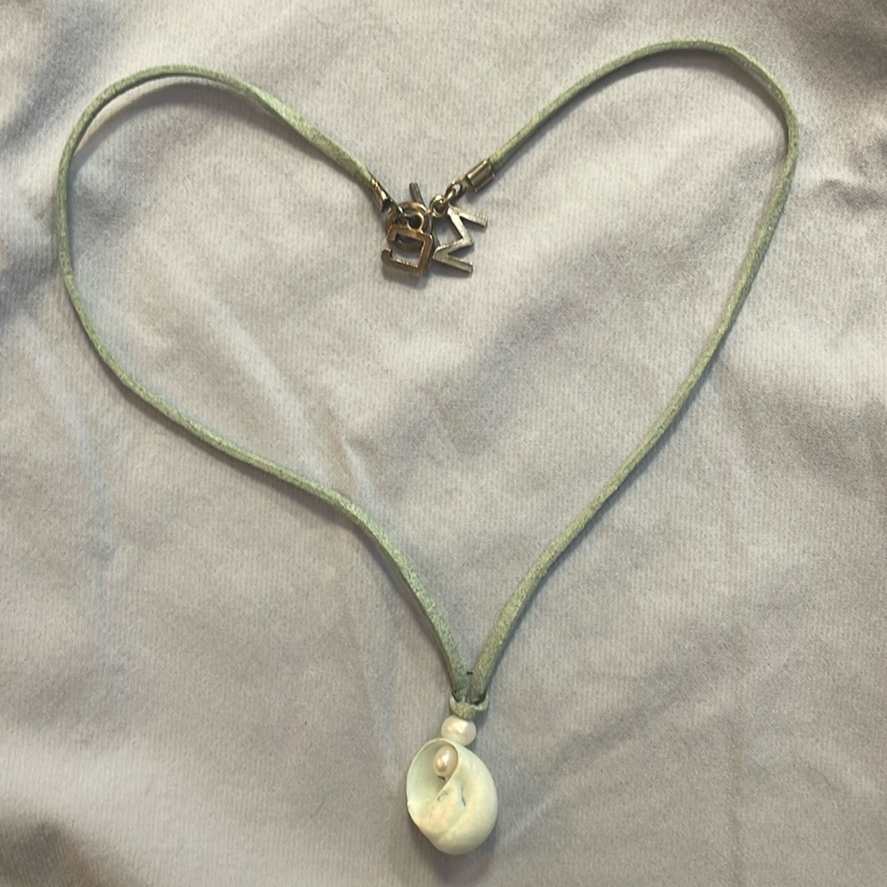 Unique Meg Carter Designs shell and bead necklace